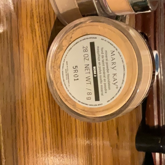 Mineral foundation Mary Kay